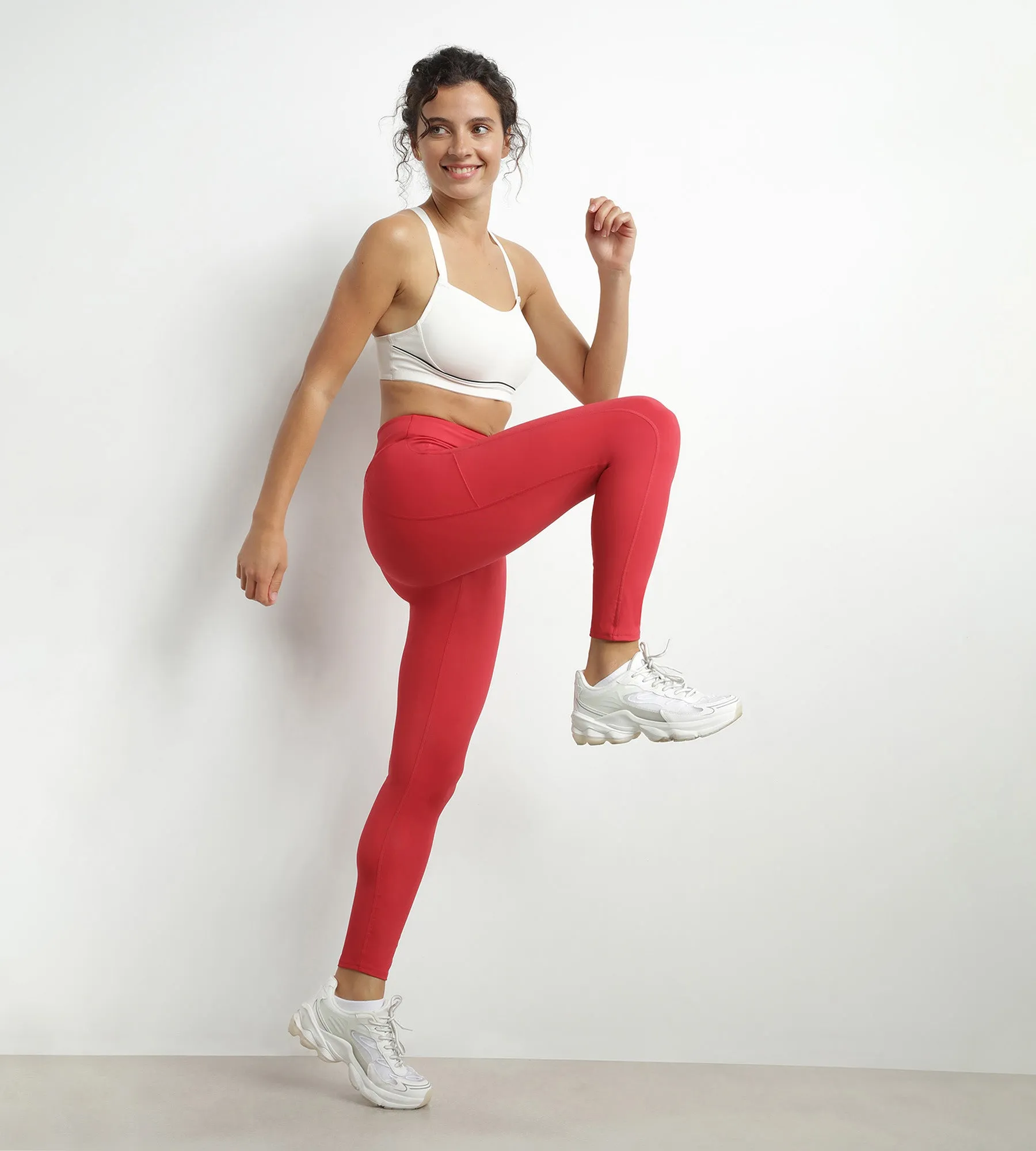 Sculpting microfiber sports bra Ecru Dim Move